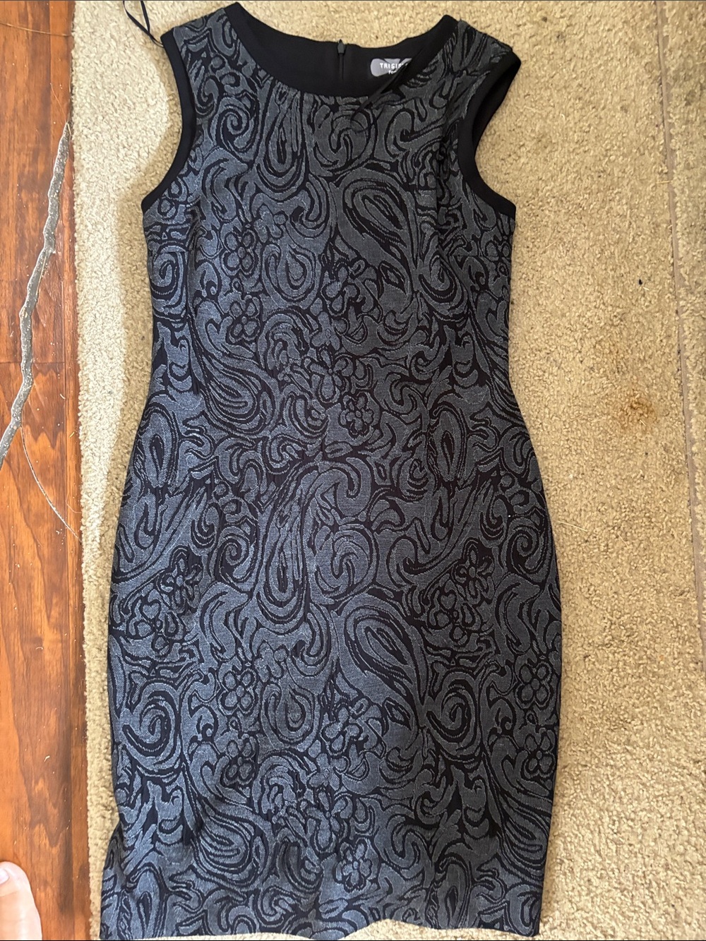 Sleeveless Black and Gray Floral Jacquard Midi Dress